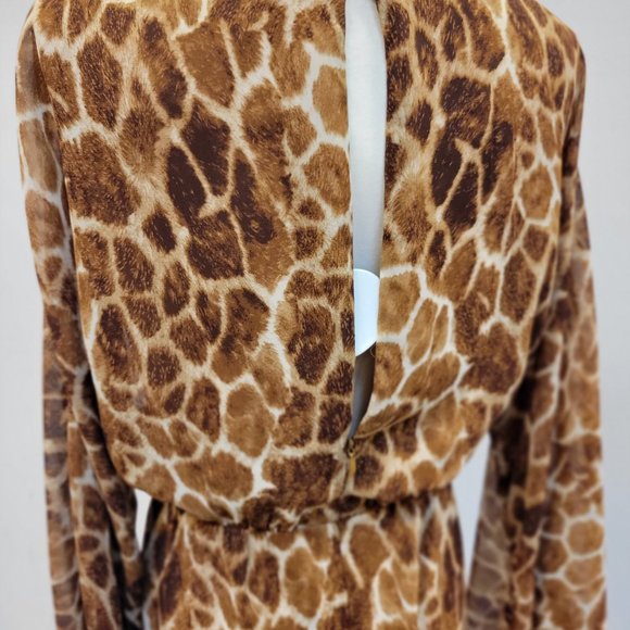 GIRAFFE PRINT MINI FLOWY DRESS WITH STATEMRNT SLEEVES - Picture 6 of 8